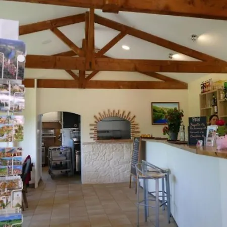مكان تخييم Mobil-home Accessible - 8 Pers. - Api-1-52-2350